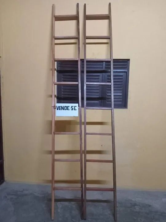 Escadas de madeira 