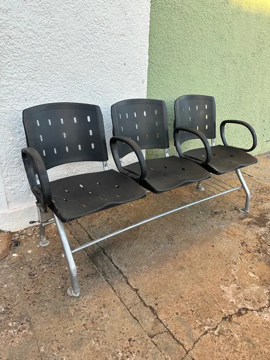 Conjunto de 3 Cadeiras de Plástico Preto para Escritório