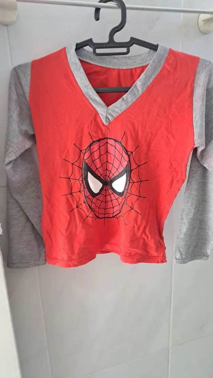 Camiseta Homem Aranha Vermelha desapego  - Foto 2
