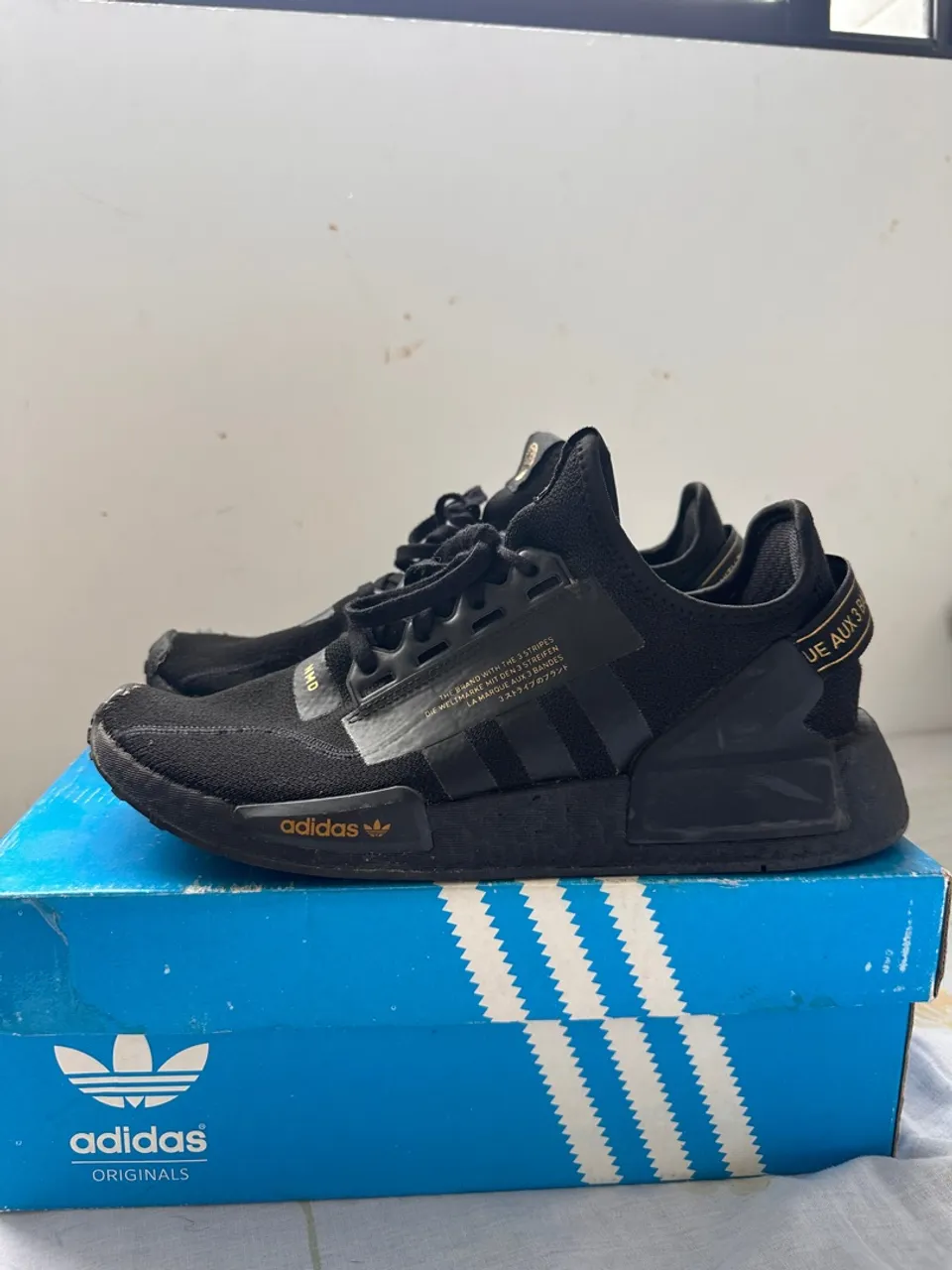 Tênis Adidas NMD R1 V2