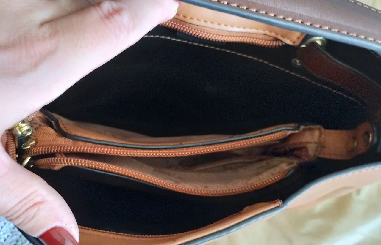 Bolsa de Ombro em Couro Sintético - Elegância e Estilo - Foto 3