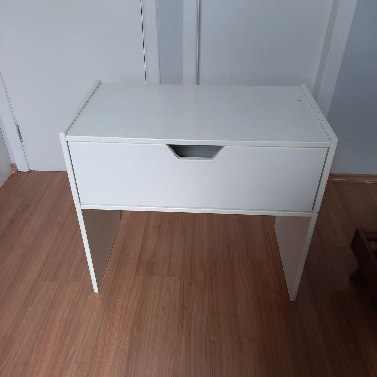 Mesa de cabeceira64961567937665122