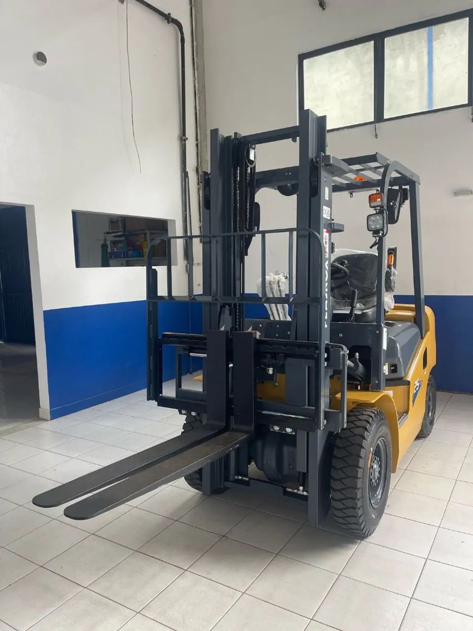Empilhadeira 2,5 Toneladas - Novo - Foto 3