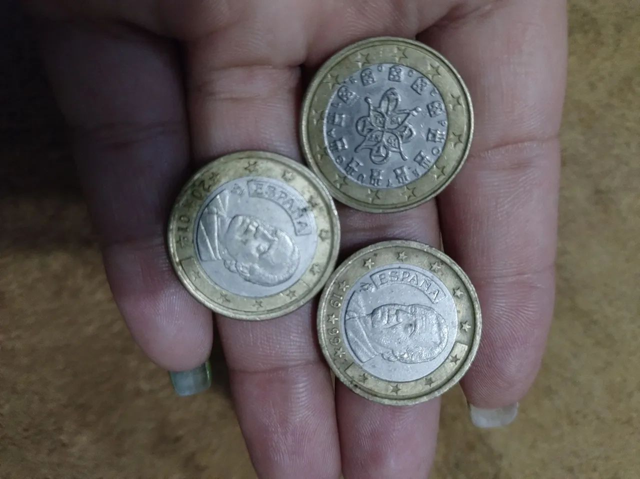 Moedas 1 Euro Espanha e Portugal - Foto 2