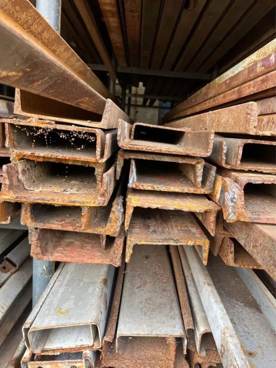 Viga U Laminada 6 Polegadas / Vigas de Ferro / Perfil U Laminado64985879970306121