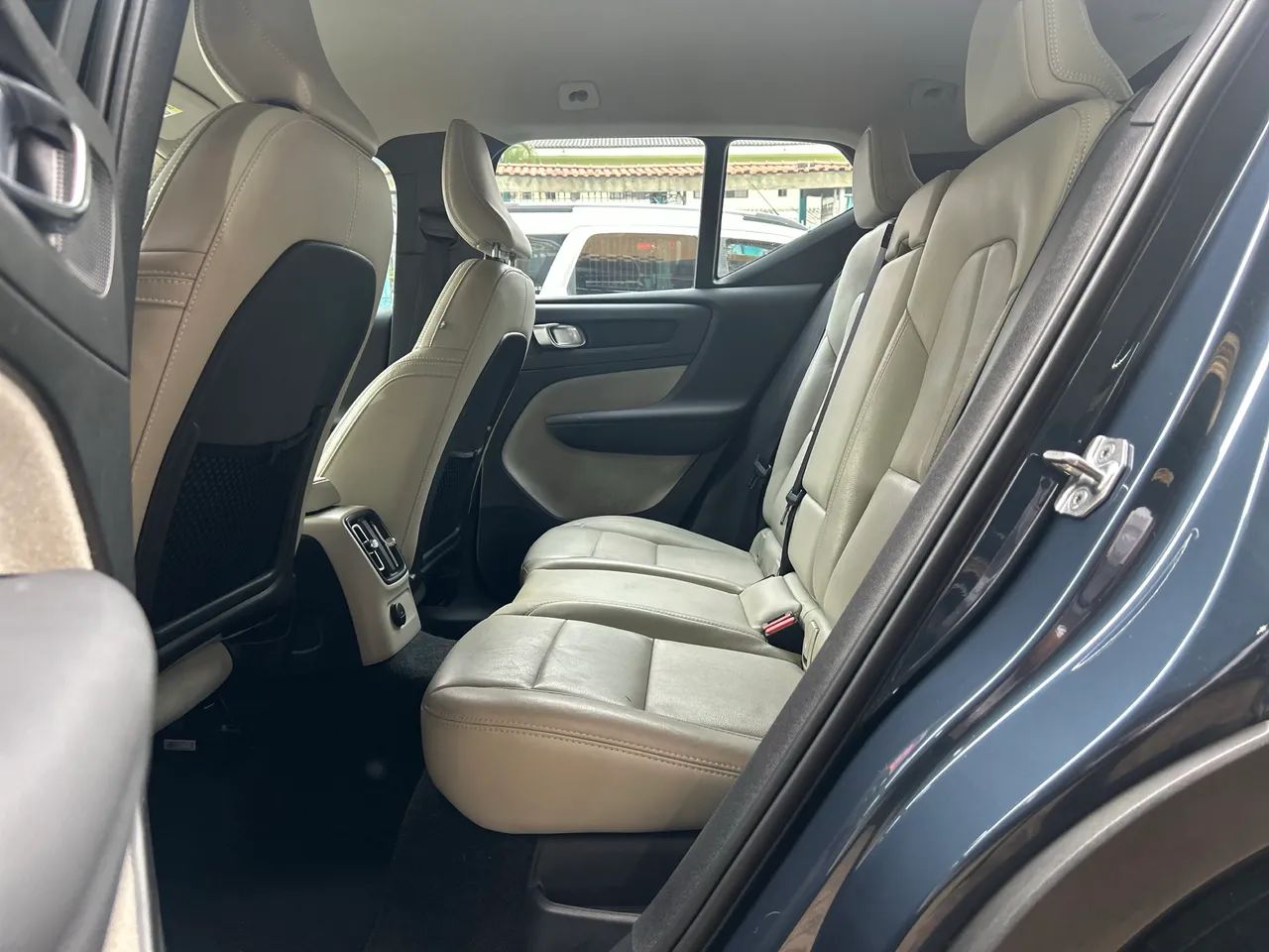 Volvo XC40 XC 40 T-5 Híbrido Momentum 1.5 262cv 2021 - Foto 11