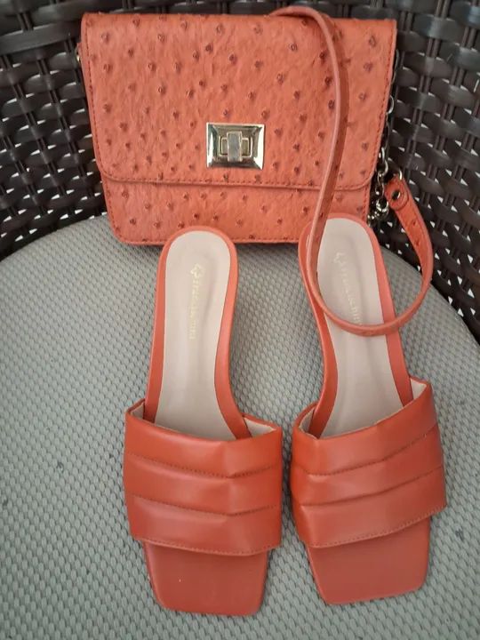  Conjunto de Bolsa de ombro e tamanco  - Foto 2