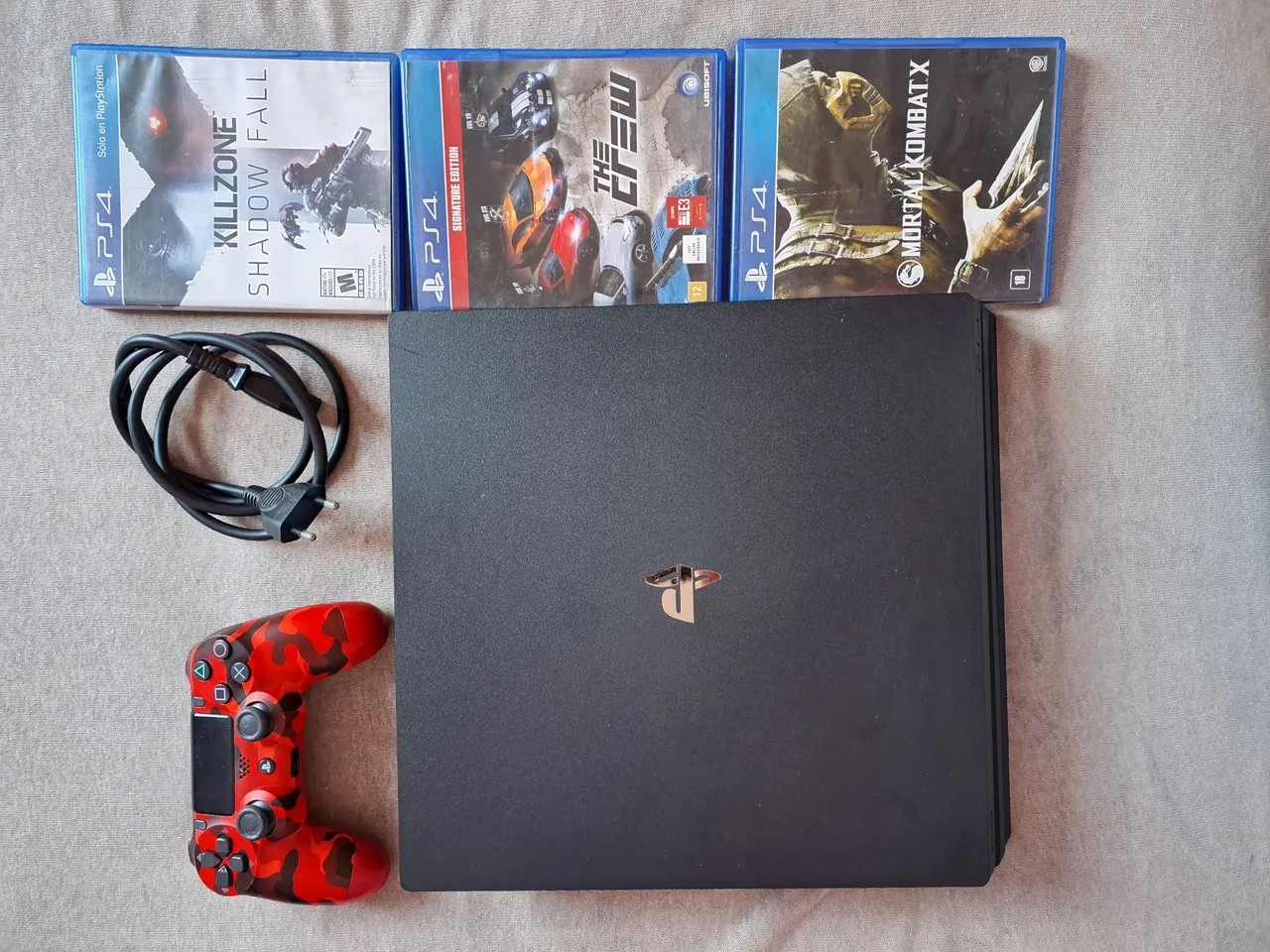 Playstation 4 com jogos e controle