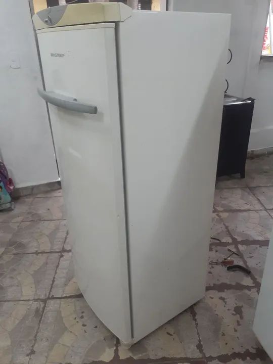 Freezer vertical Brastemp Frosfre 246litros 110volt funcionado tudo perfeitamente  - Foto 2