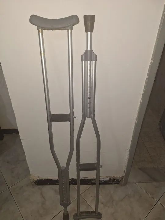 Muletas em bom estado