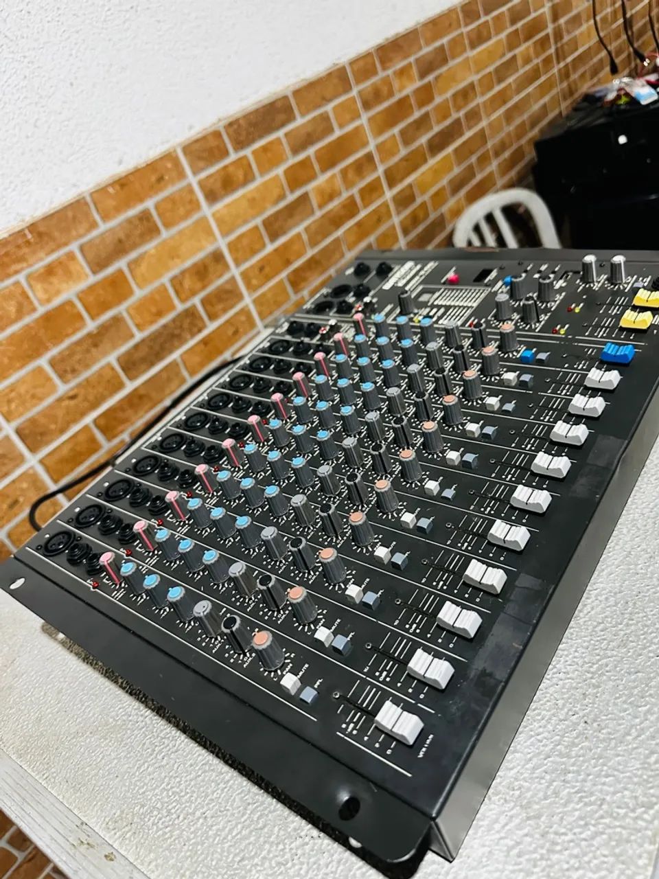 Troco ou vendo Mesa de Som Wattsom AMBW 12 EXD - Foto 2