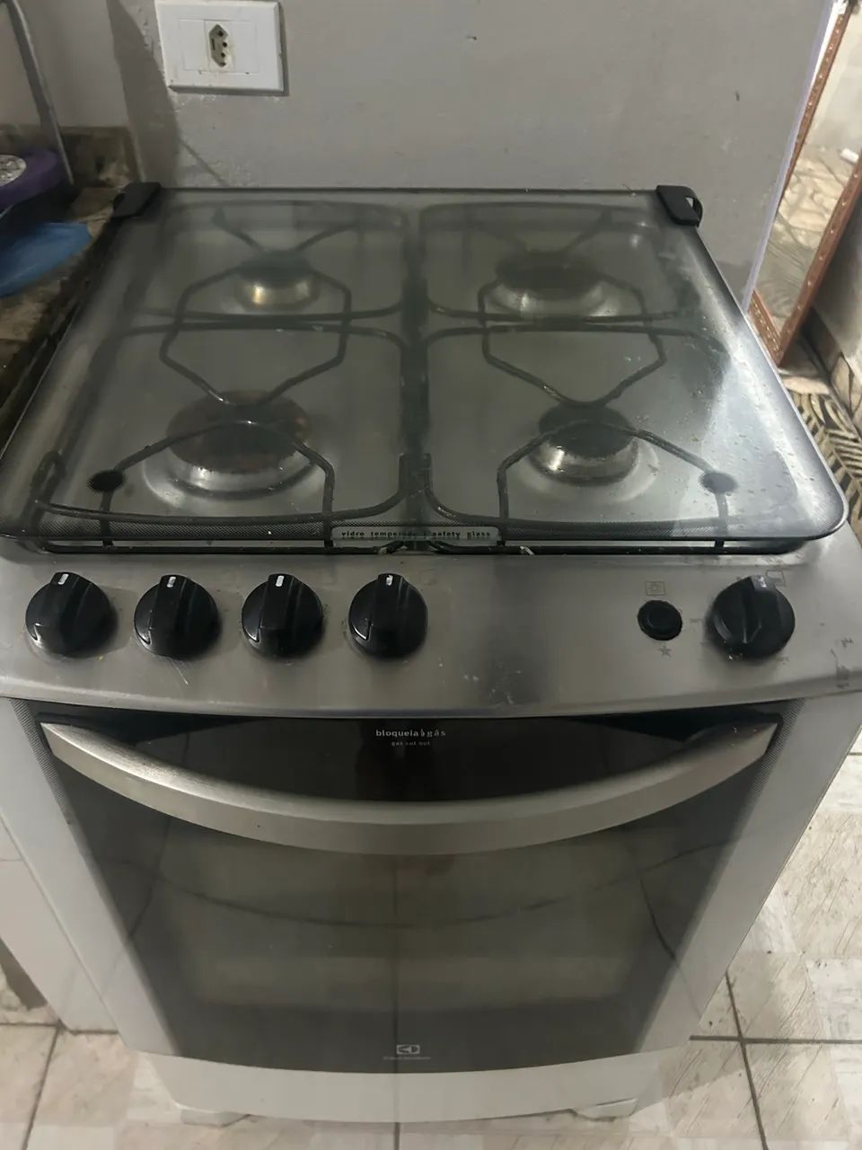 Vende-se Fogão de 4 bocas - Foto 2