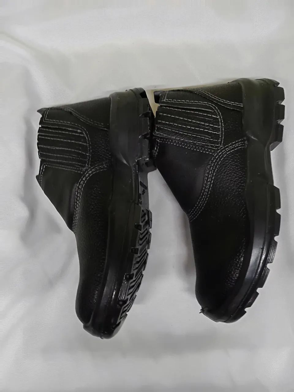 Bota de segurança Fujiwara 37 - Foto 2