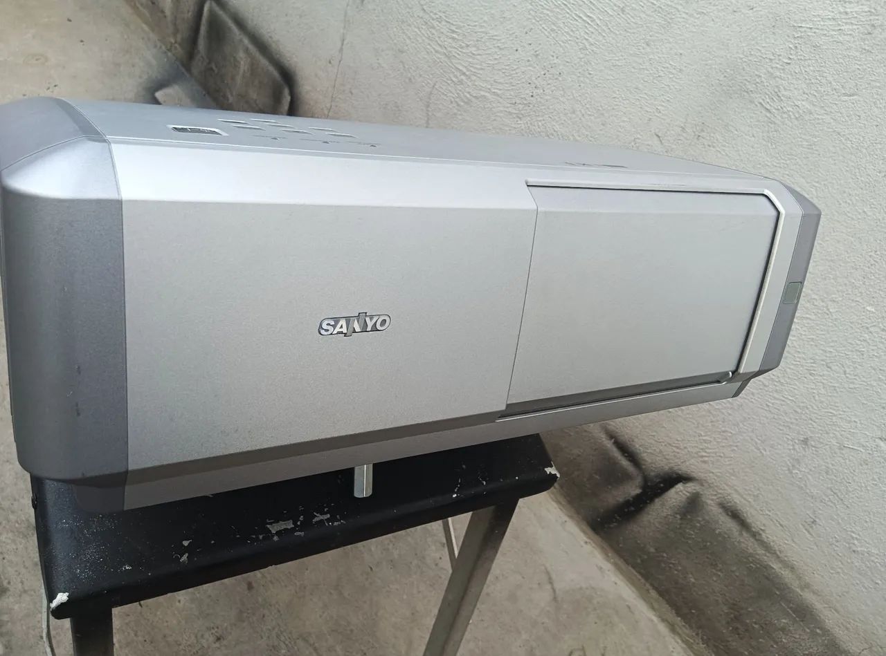 Projetor Sanyo - Alta Qualidade HDMI  - Foto 5