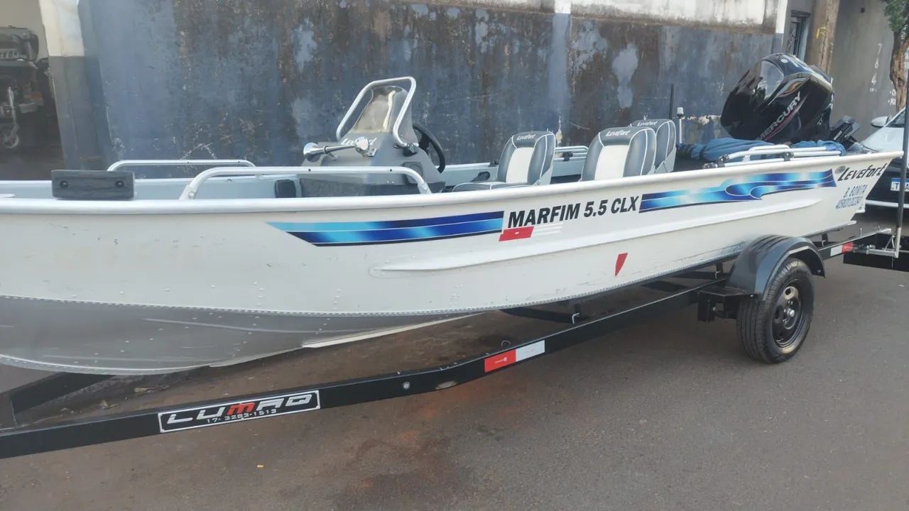 Vendo lancha levefort clx 5,5m muito conservada