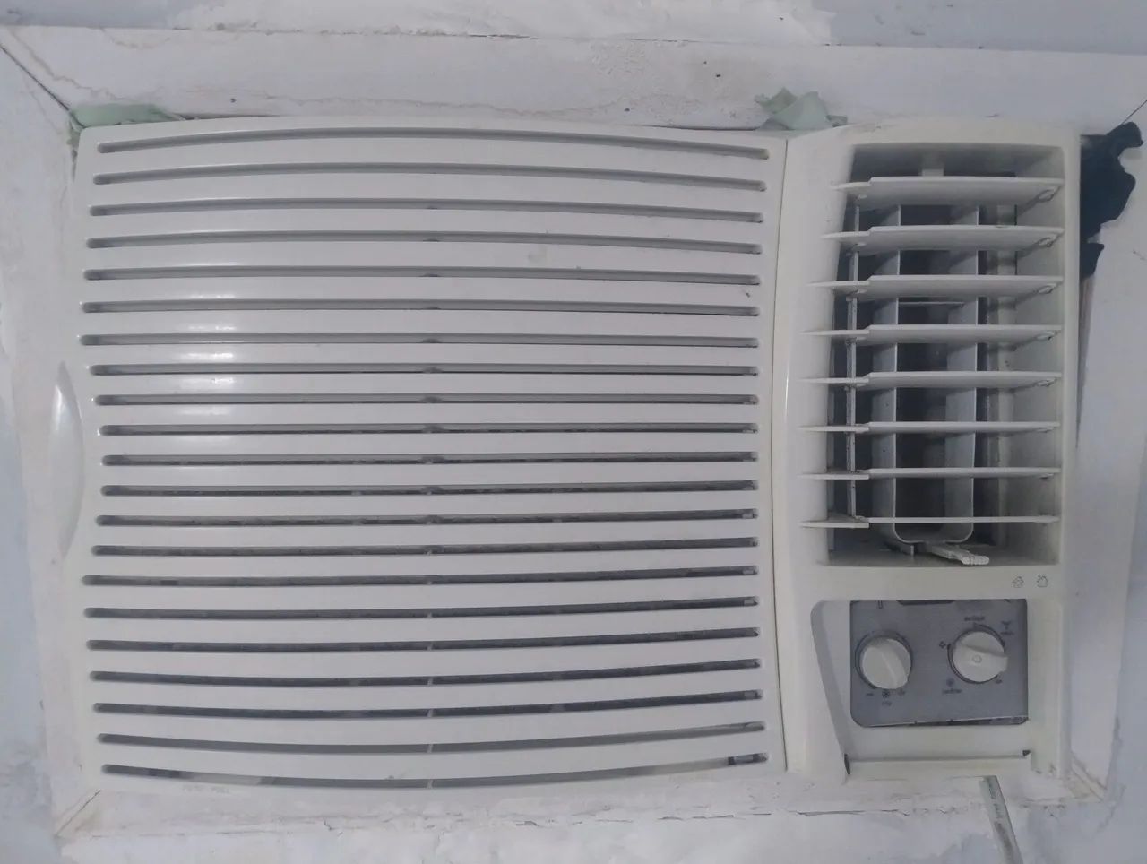 Ar condicionado 12 mil BTUs Springer 