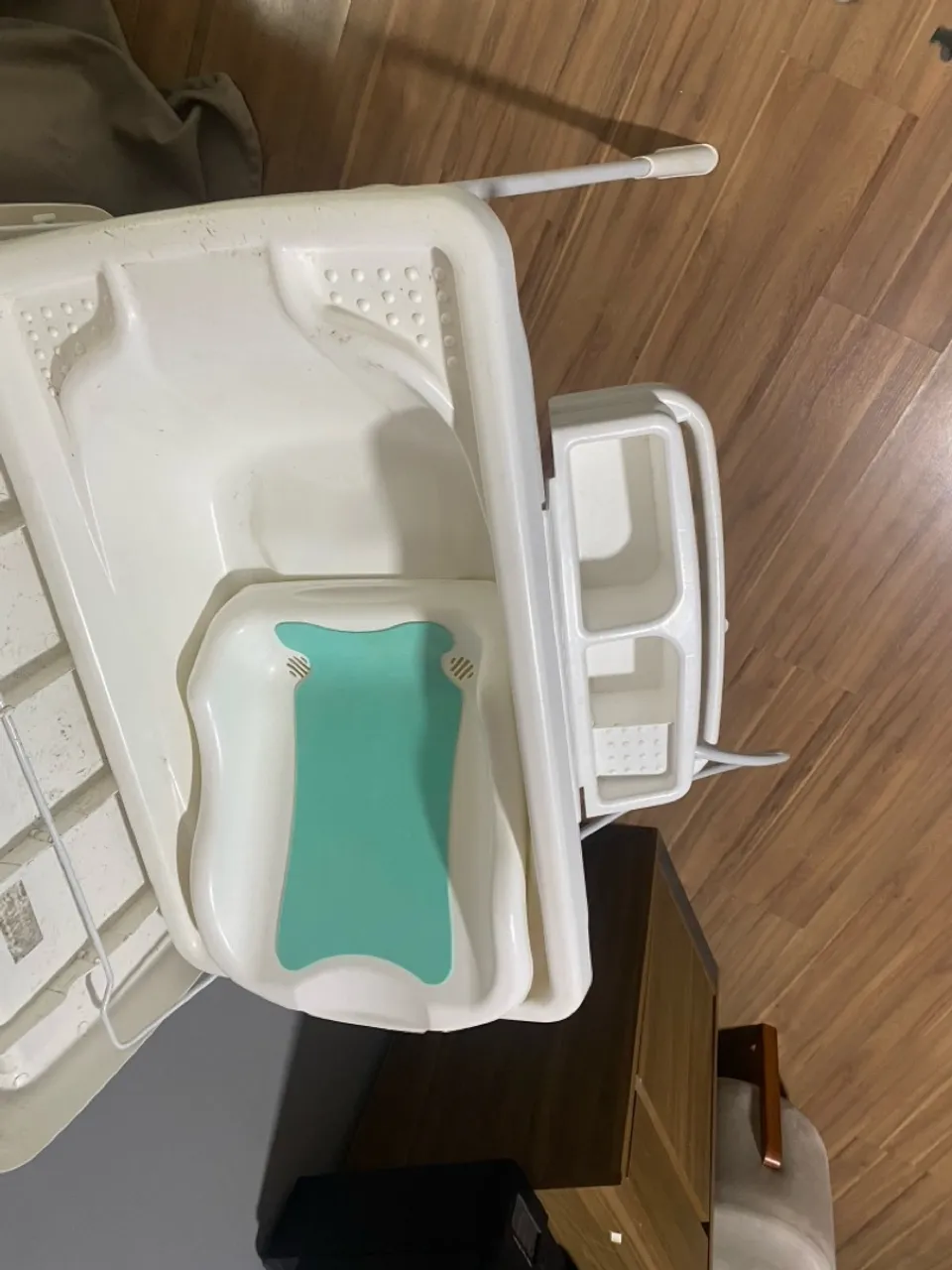 Banheira para bebê com suporte e acessórios