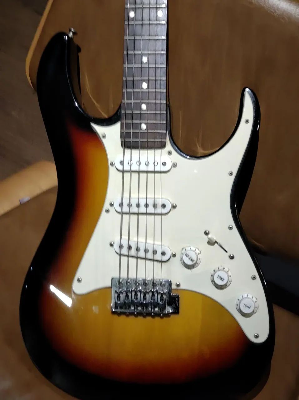 Guitarra GOLDEN  - Foto 2