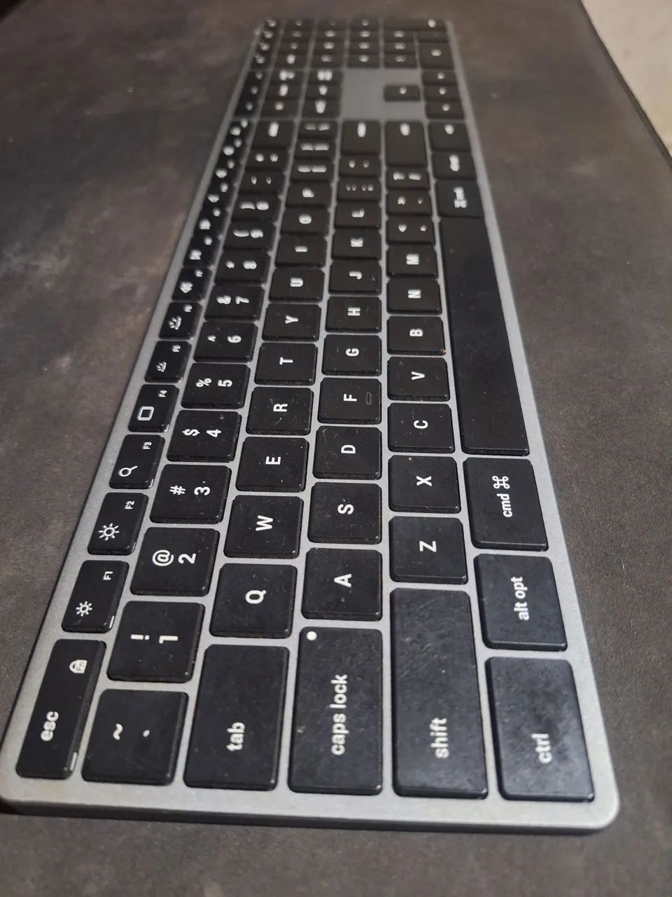  Teclado Premium Bluetooth, Acabamento em Alumínio - Satechi Slim X3
