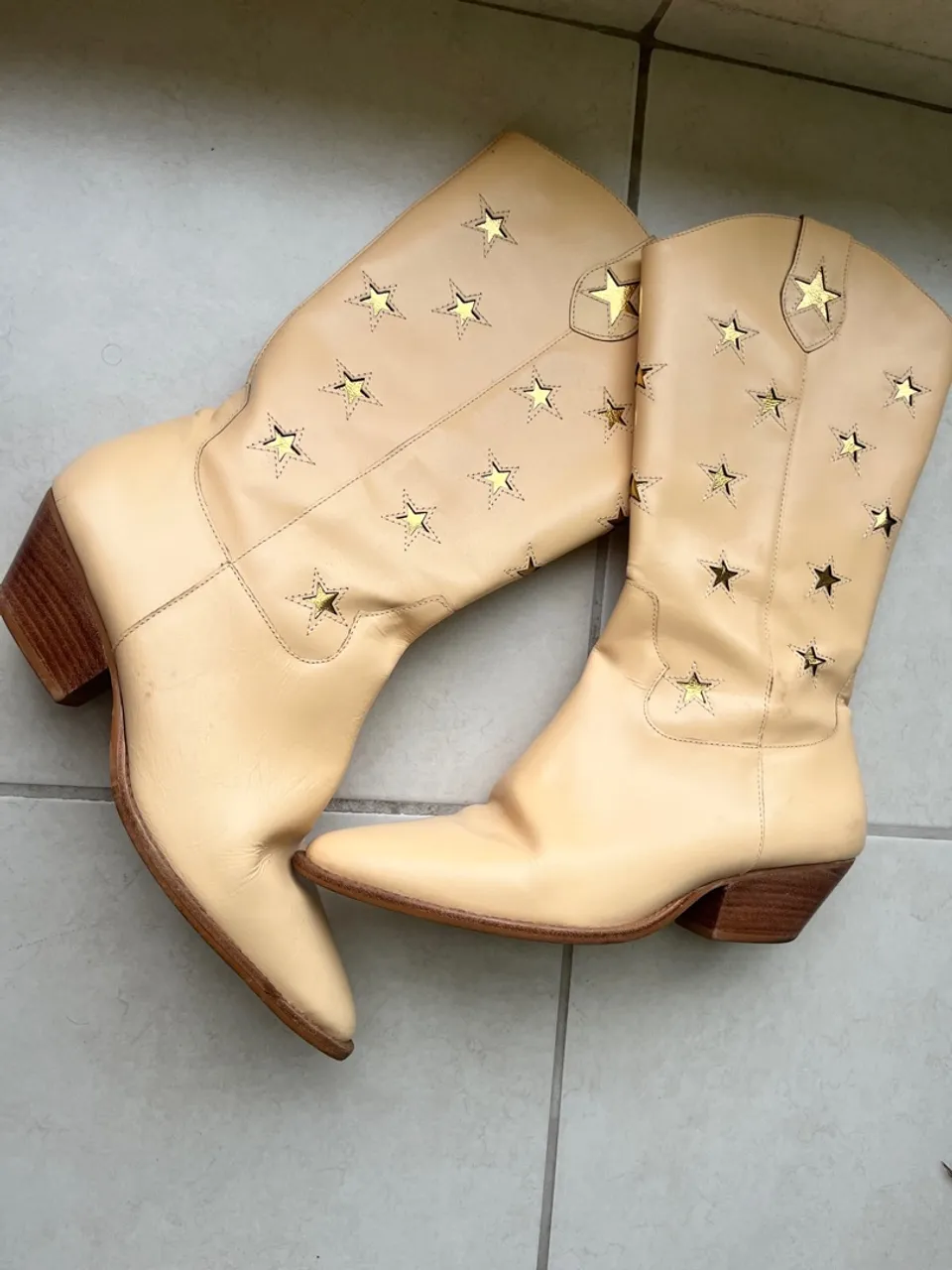 Bota Luiza Barcelos