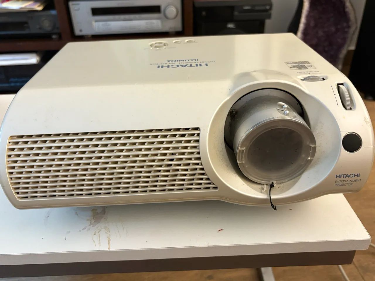 Entertainment Projector - Hitachi Illumina 