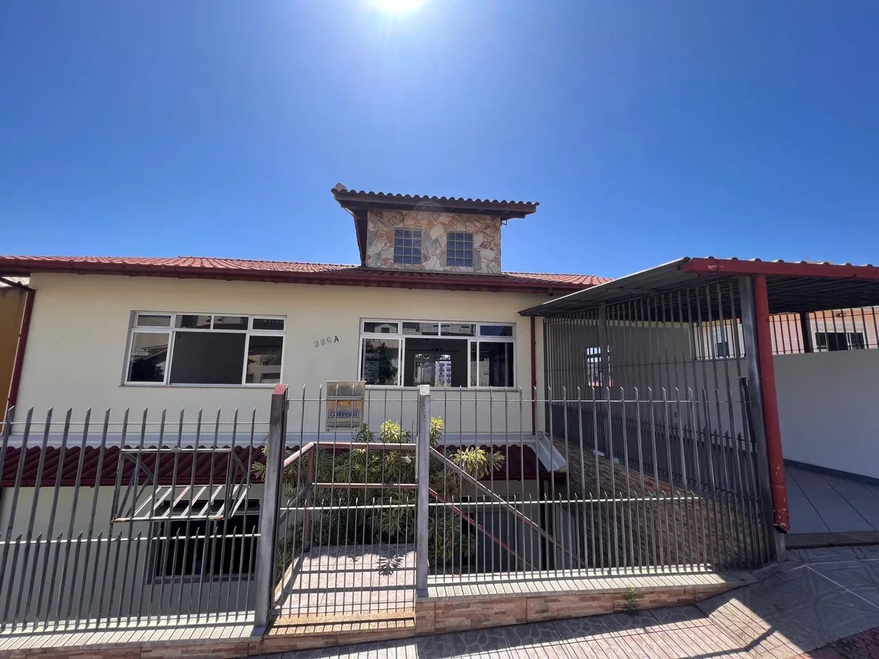 Casa c/ 2 pavimentos individualizada
