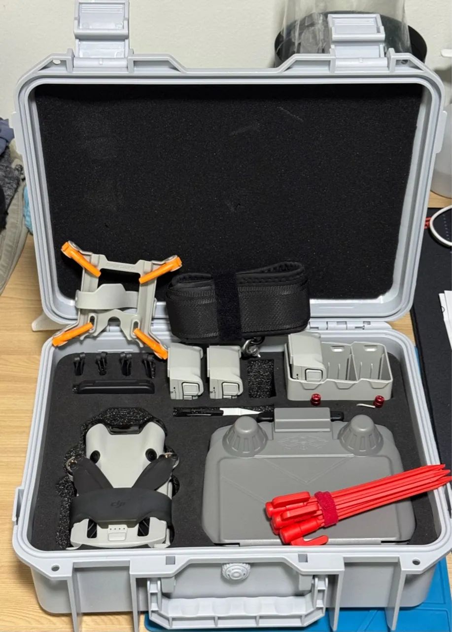 DJI Mini 4 Pro Fly More Combo + Acessórios