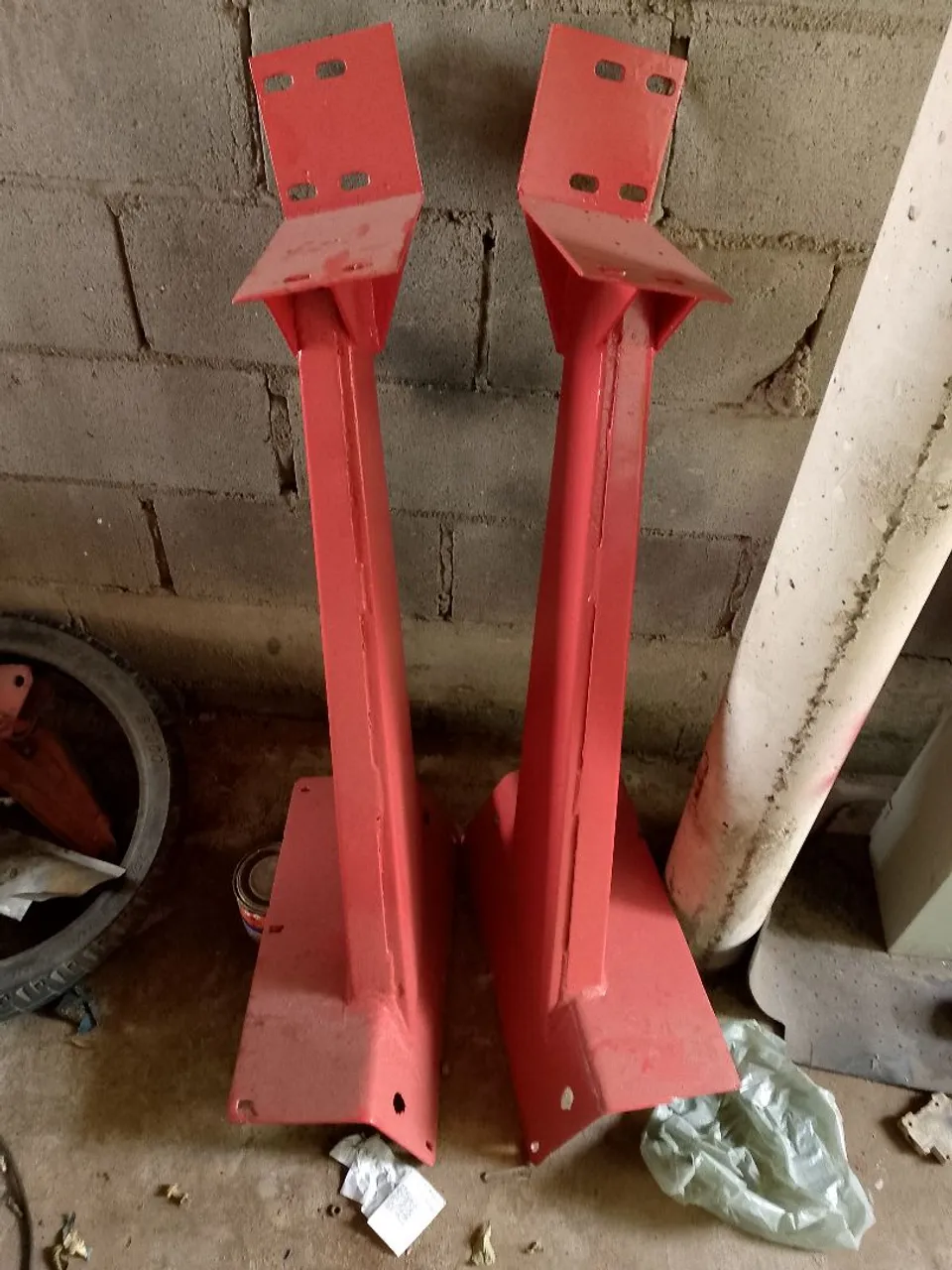 Suportes para capota de trator