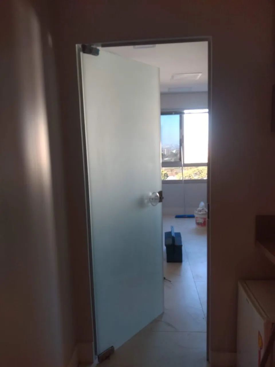 VIDRACEIRO MÃO DE OBRA - INSTALAÇÃO E MANUTENÇÃO - BOX,  PORTAS, JANELAS ... - Foto 2