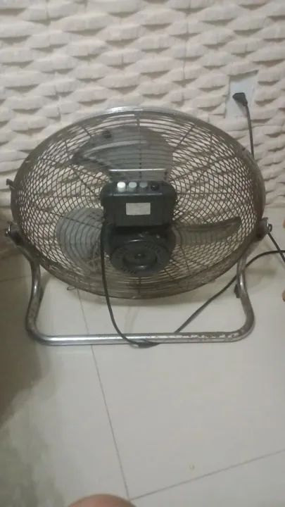 Ventilador de Mesa Mondial - Usado - Foto 2