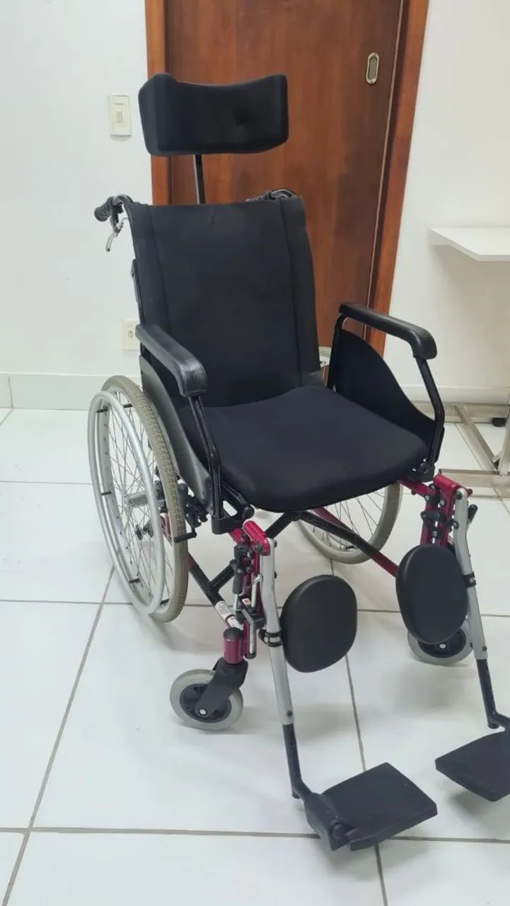 Cadeira de Rodas - Seminova - Foto 2