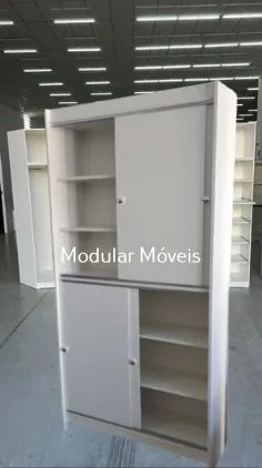 Prateleiras com Portas em MDF