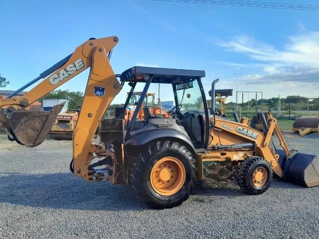 Retroescavadeira Case 580 2014  - Foto 2
