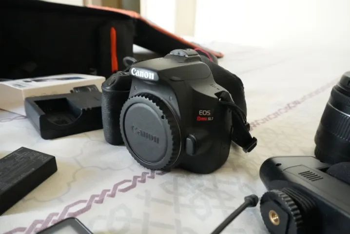 Canon sl3 com kit - lentes, led, microfone, lapela, bateria
