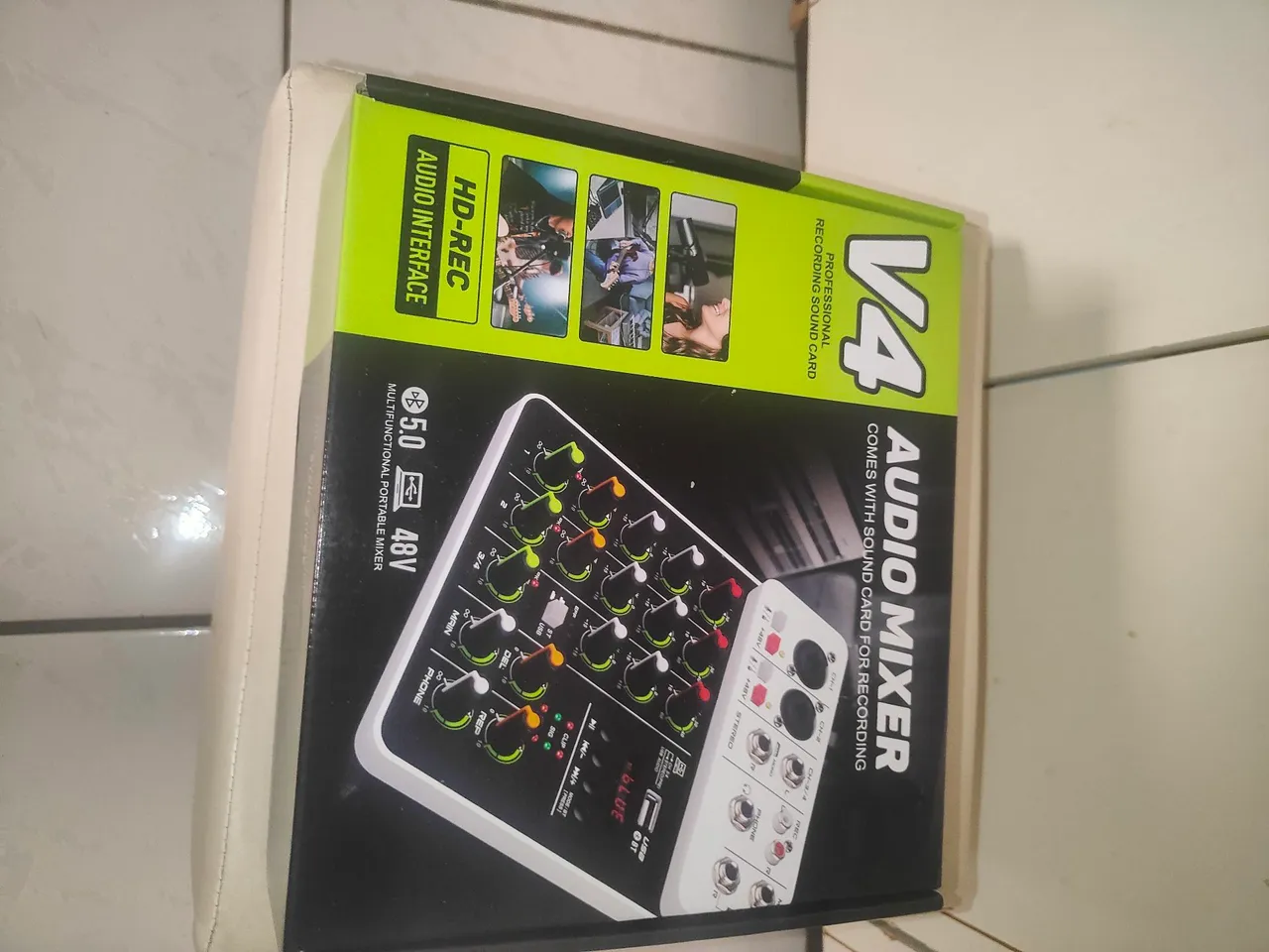 Mesa de som Mixer 4 canais nova