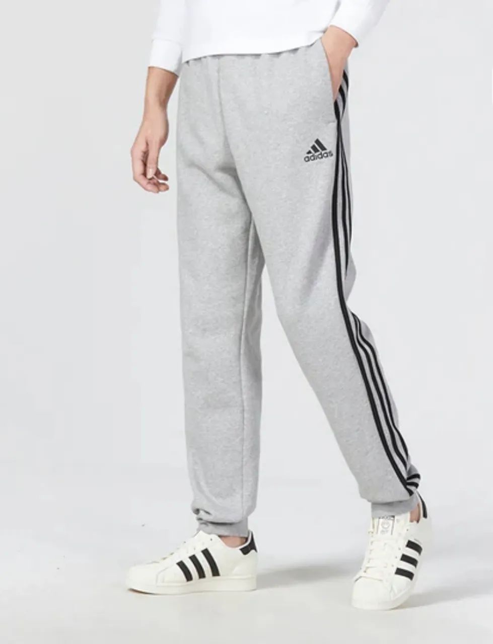 Calça Adidas Masculina Cinza com Listras Moletom