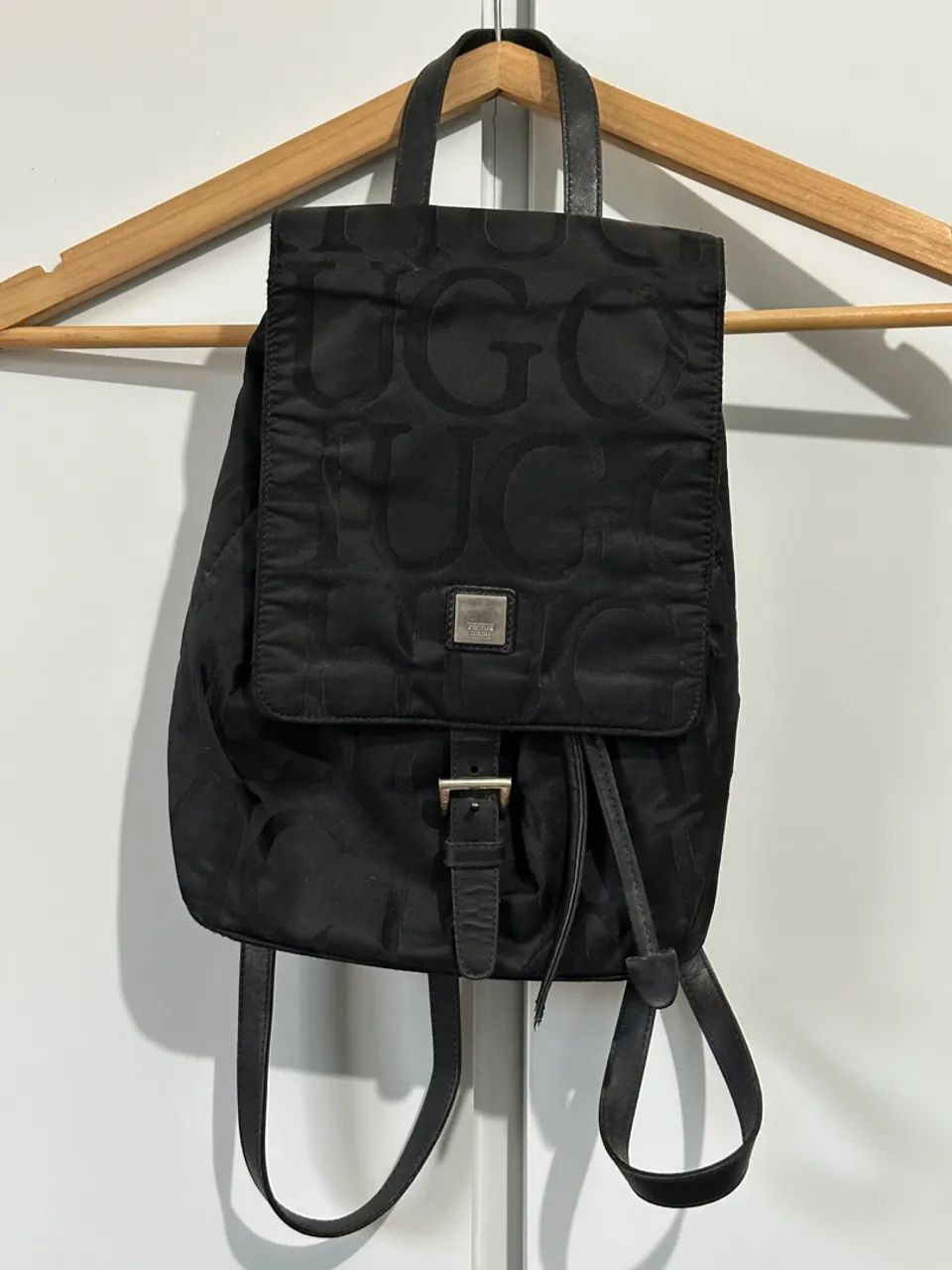 Mochila Victor Hugo Preta 