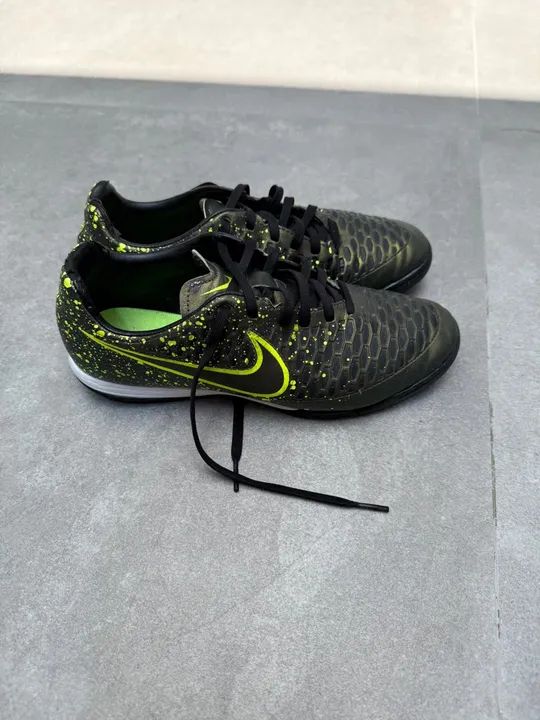 Chuteiras Futsal - Tamanho 39