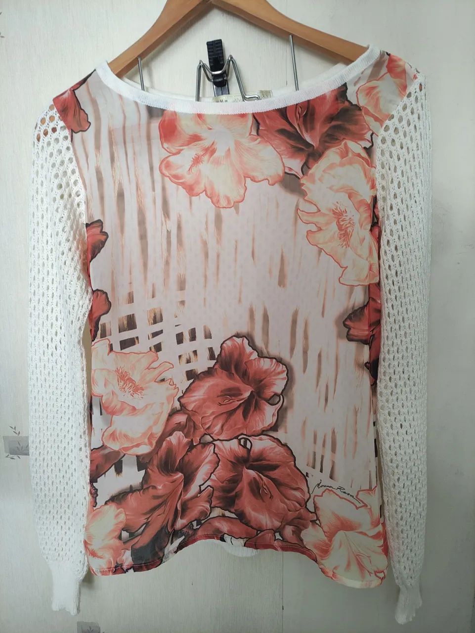 Morena rosa blusa trico