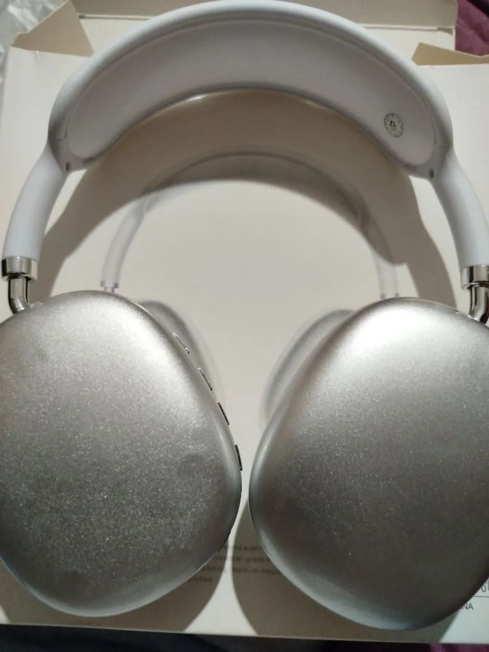 Fone bluetooth AirPods Max Genérico - Prata