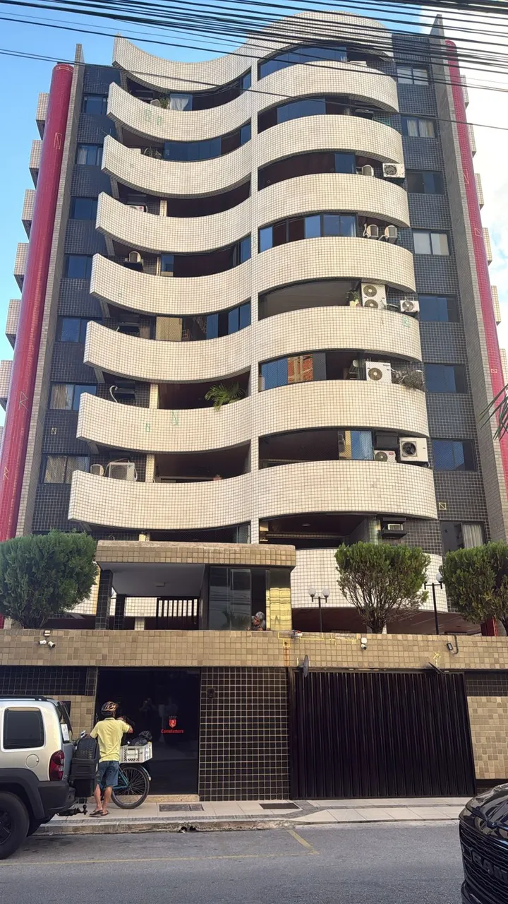 Vendo apartamento 150m² com 3 suítes na Ponta Verde