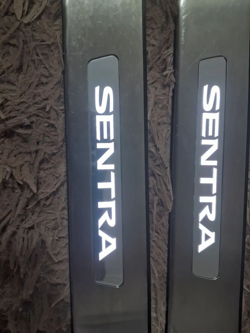 Kit de soleiras Nissan Sentra. Deixe seu carro mais elegante. - Foto 3