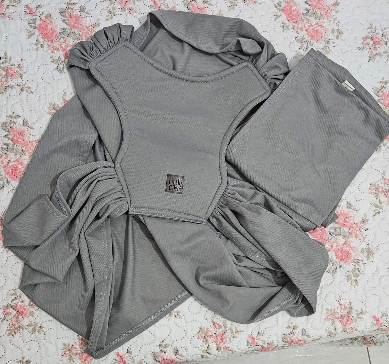 Sling de vestir no Dry fit - marca Little Beni cinza