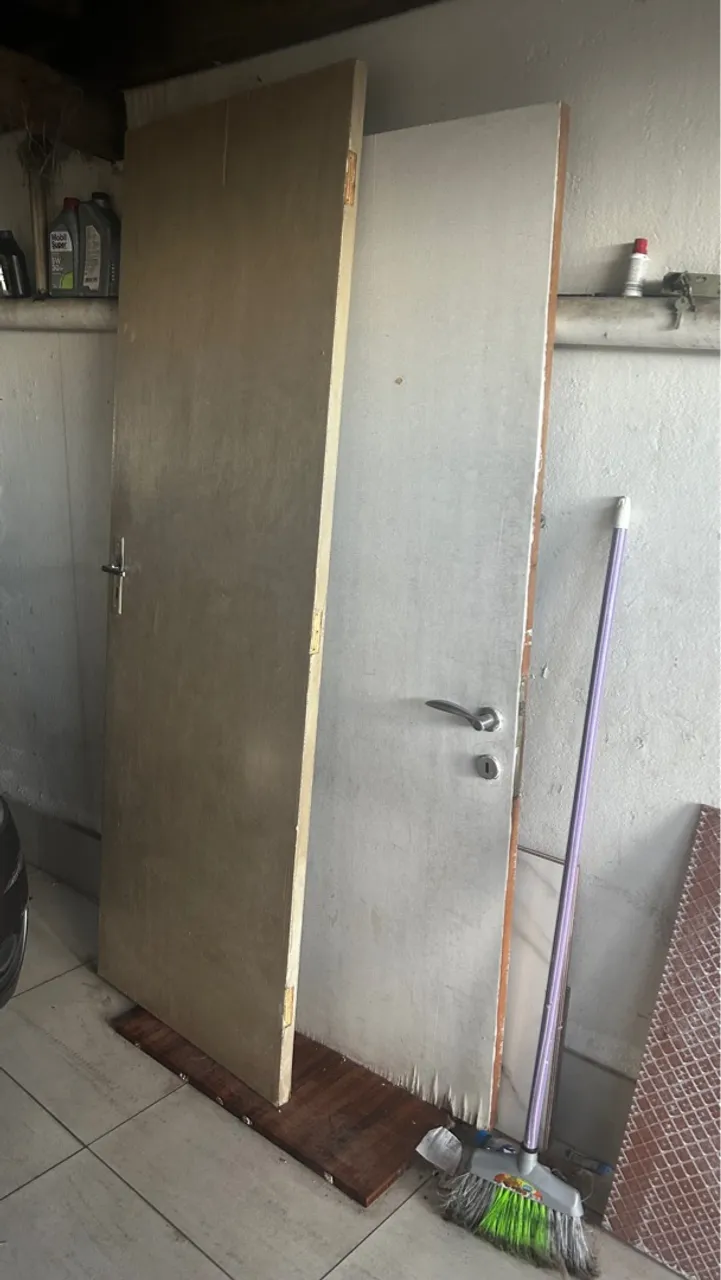 2 Portas de Madeira