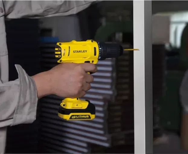 Parafusadeira Furadeira Íon Litio 12V 1 Baterias Bivolt SCD121S1-BR Stanley - Foto 4