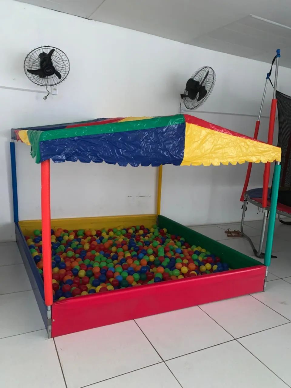 Vendo piscina de bolinha