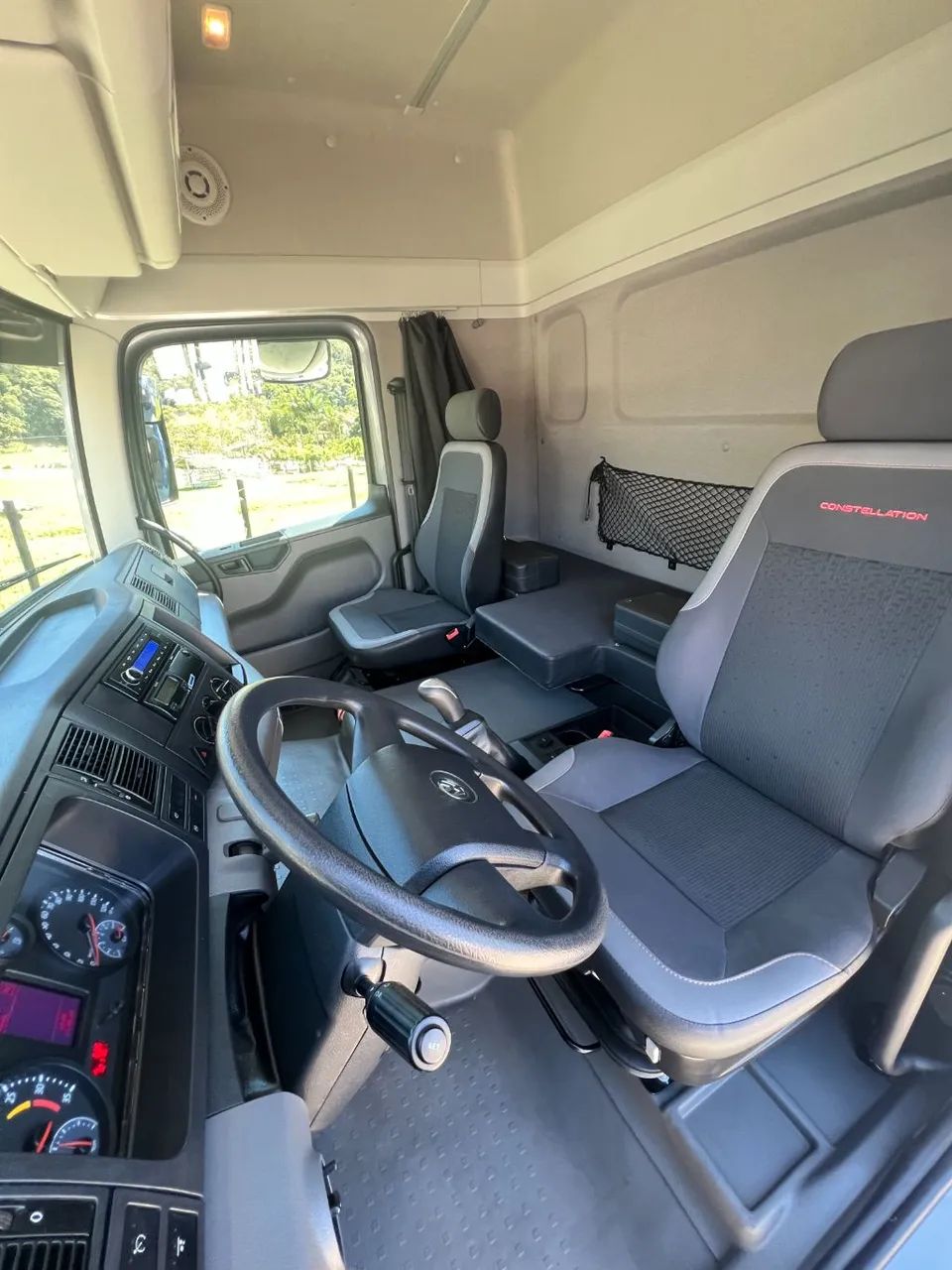 Vw 24-280 6x2 2023 - Carroceria de madeira de 8,5m - Foto 12