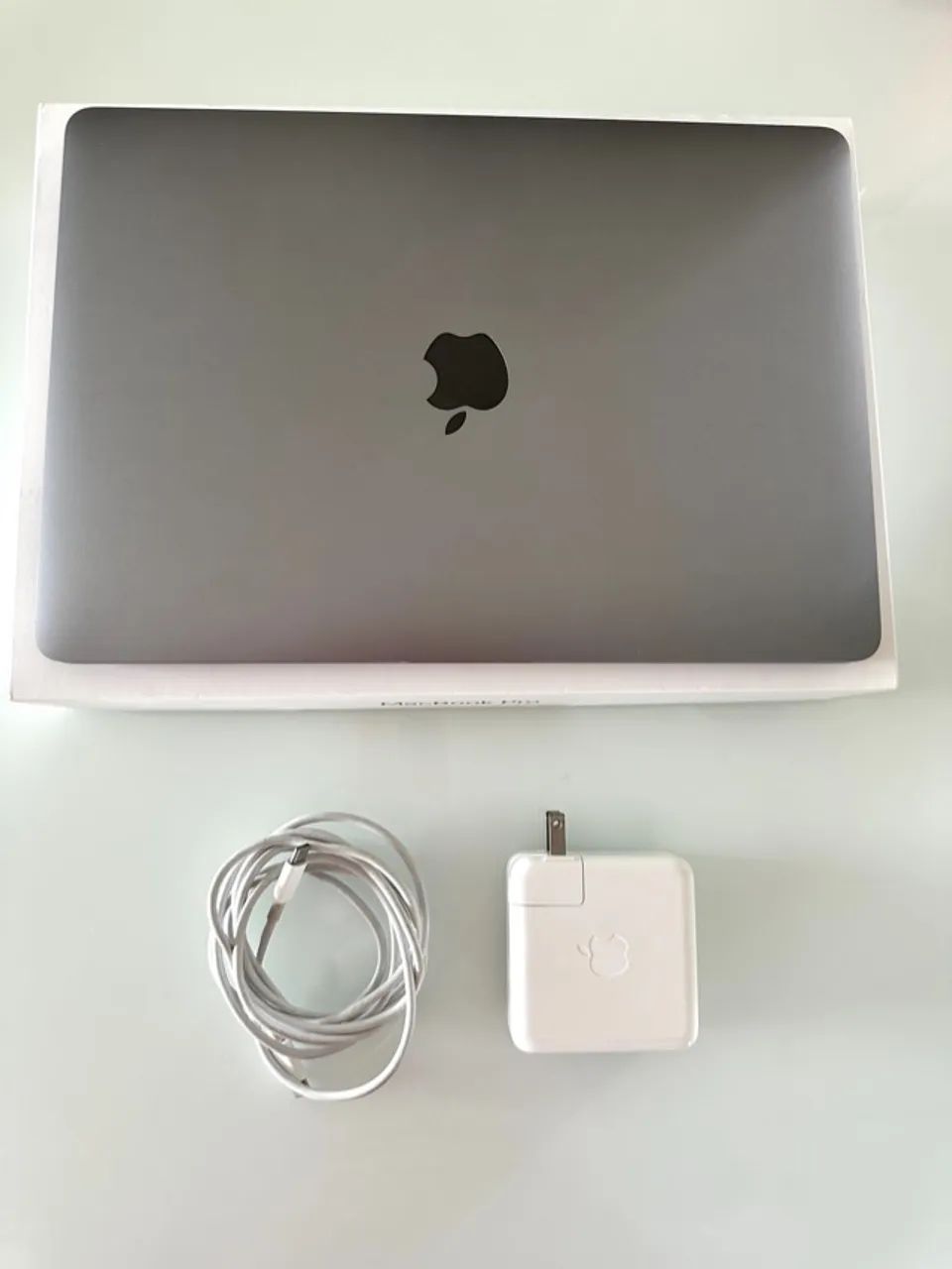 MacBook Pro 13 Touch Bar 2017 original - Perfeito estado | Caixa e carregador - Foto 2