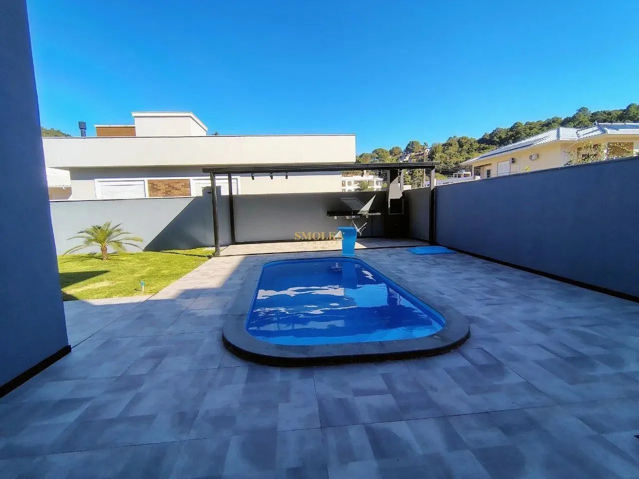 Casa com 4 suites a venda em Condomínio Fechado