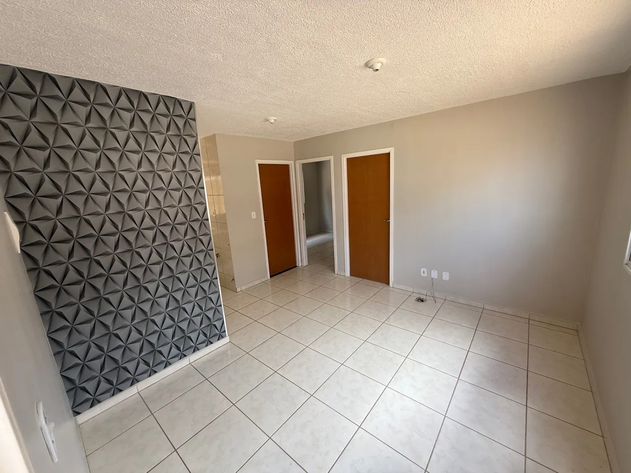 Apartamento 2 Quartos - Condomínio Fechado - 5 min da UNIRV Luziânia!